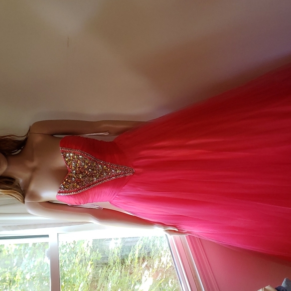 Prom Dress - Picture 1 of 7